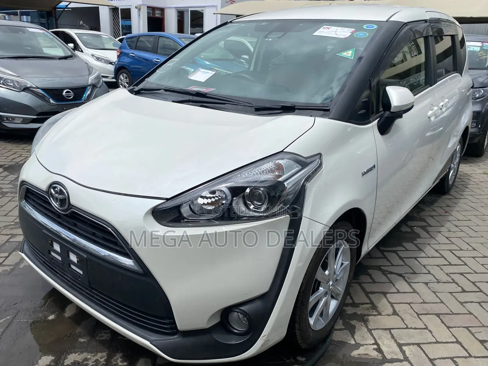 Toyota Sienta 2018 White