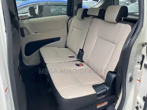 Toyota Sienta 2018 White