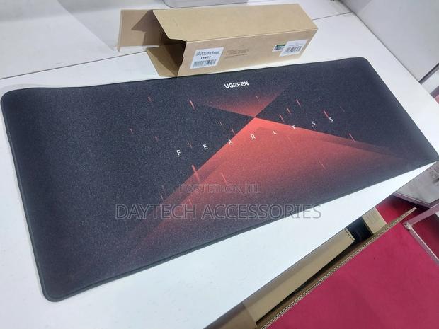 The Ugreen Large Lp670 Gaming Mouse Pad.
