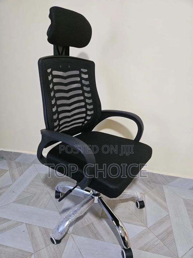 Office Chairs With Adjustable Headrests