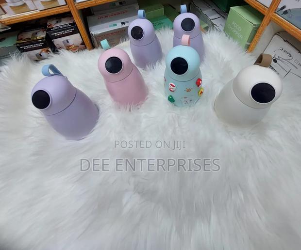 Cute Vacuum Thermos,
With a Smart Led Display - main view
