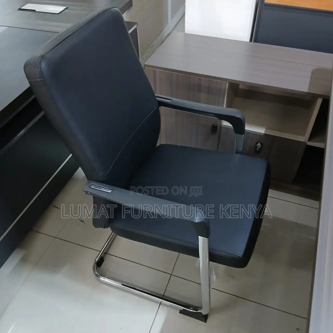 Modern Mid Back Leather Visitors Chair