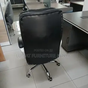 Butterfly Modern Swivel Office Seat