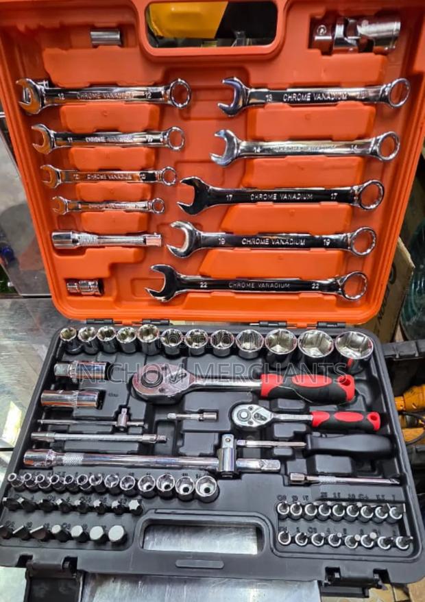 82pcs Mechanical Toolbox/Garage Toolset - main view