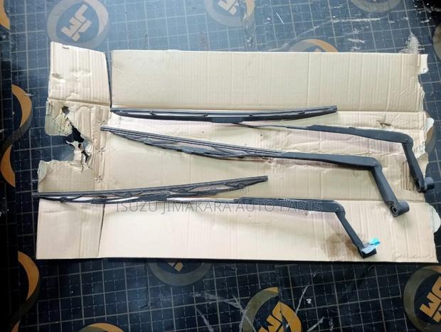 Isuzu Dmax Outer Wiper Arm