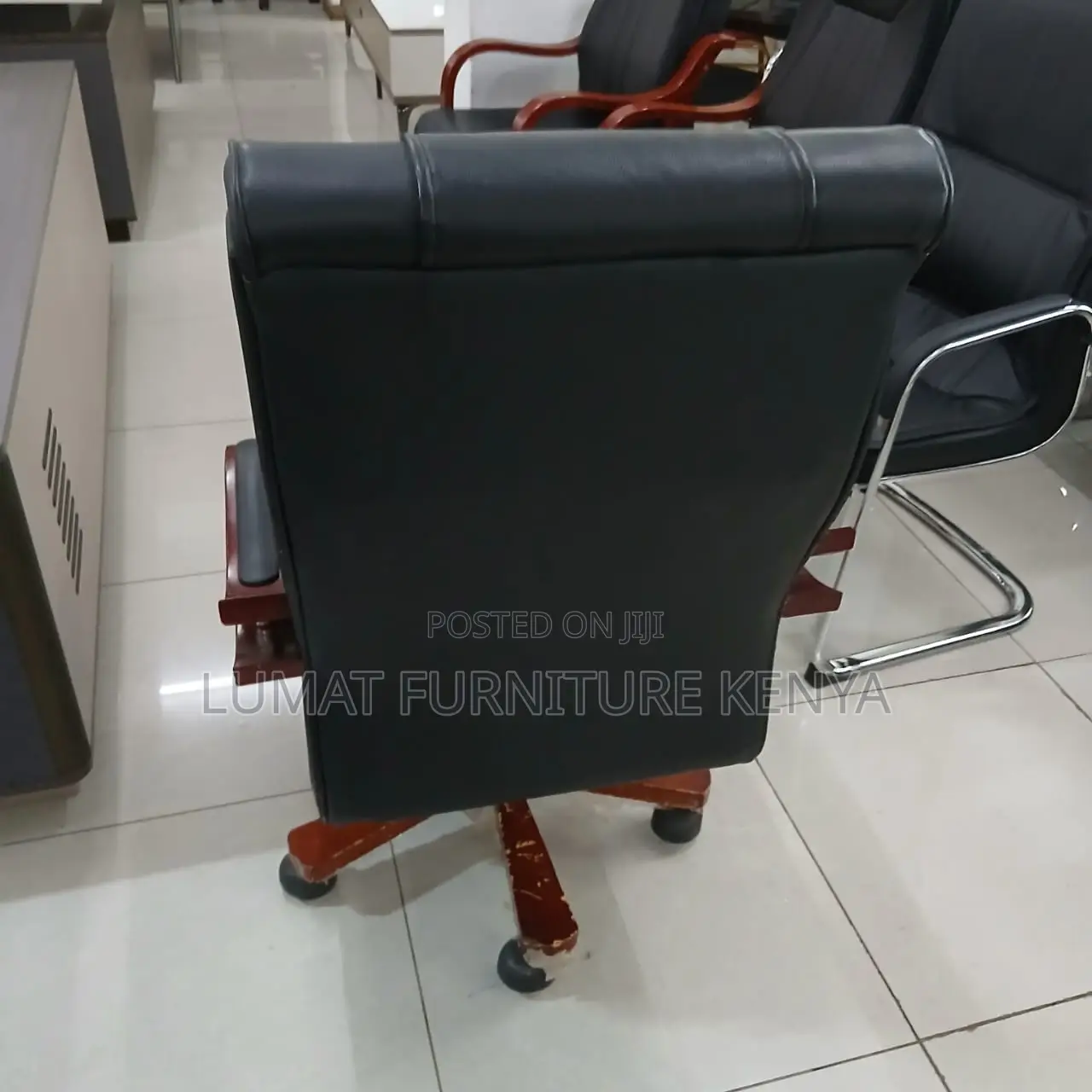Modern Leather Bliss Executive Seat