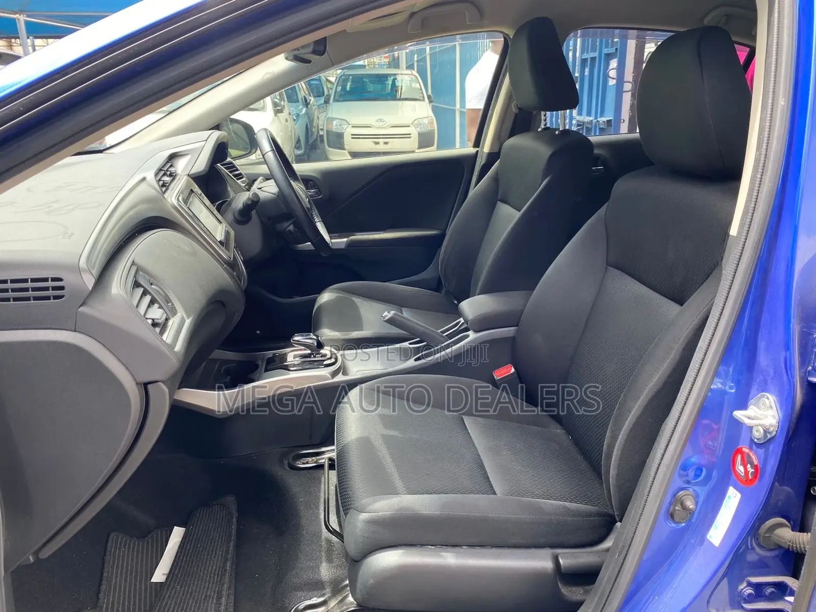 Honda Grace 2018 Blue