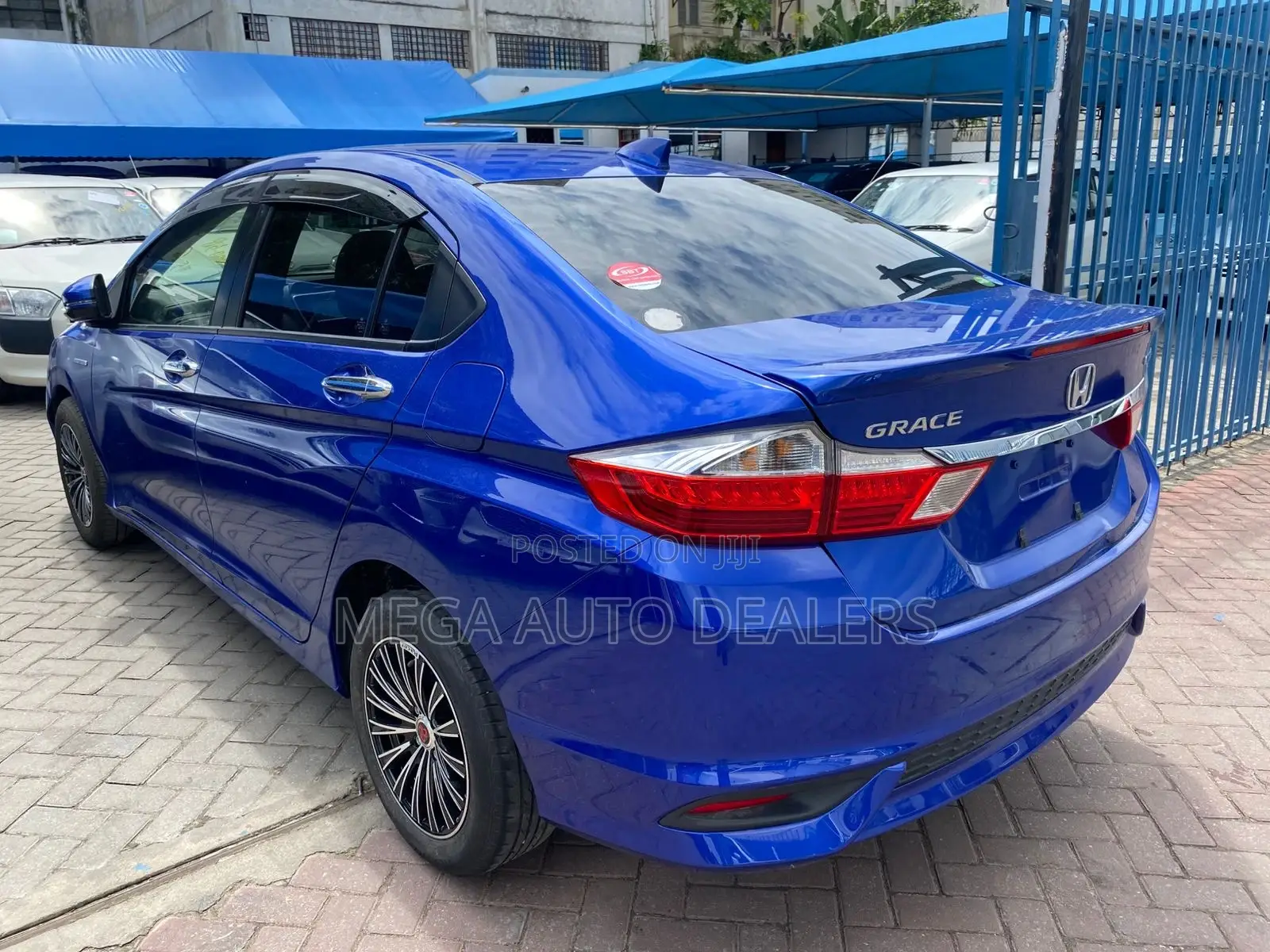 Honda Grace 2018 Blue