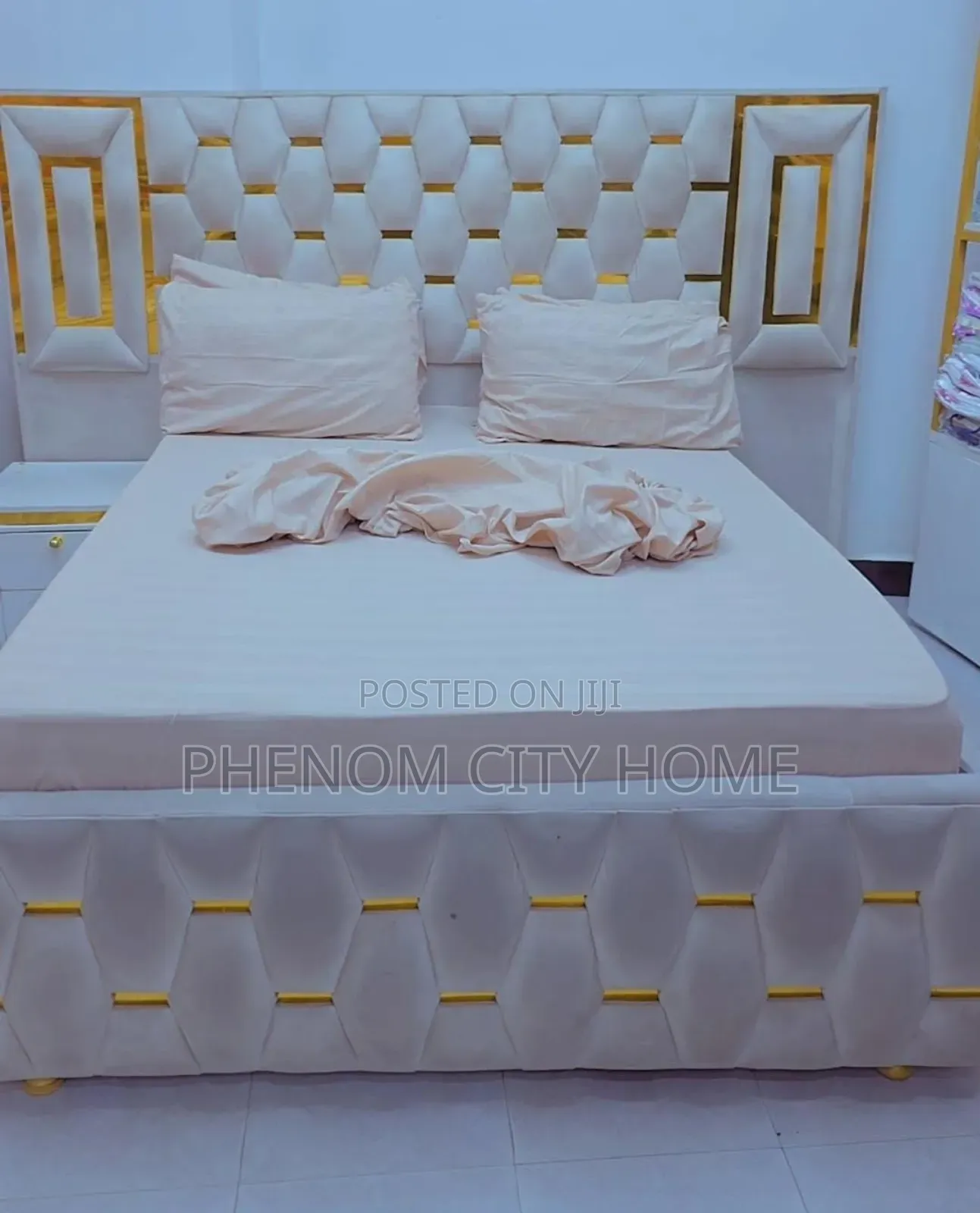 Soft Cotton Stripped Bedsheets With Cases