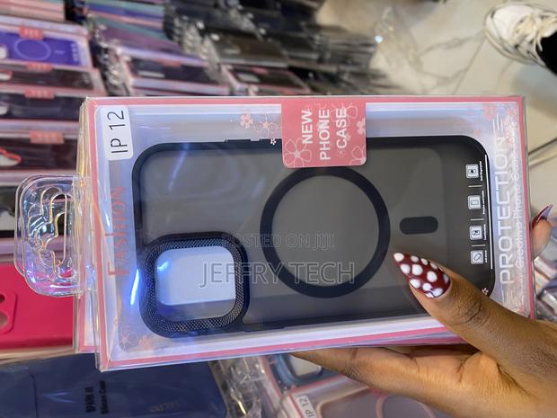 Aetech Magnetic Case for iPhone 12 Translucent Matte - main view