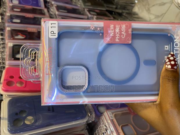 Heter iPhone 11 Case Magnetic Translucent Matte - main view