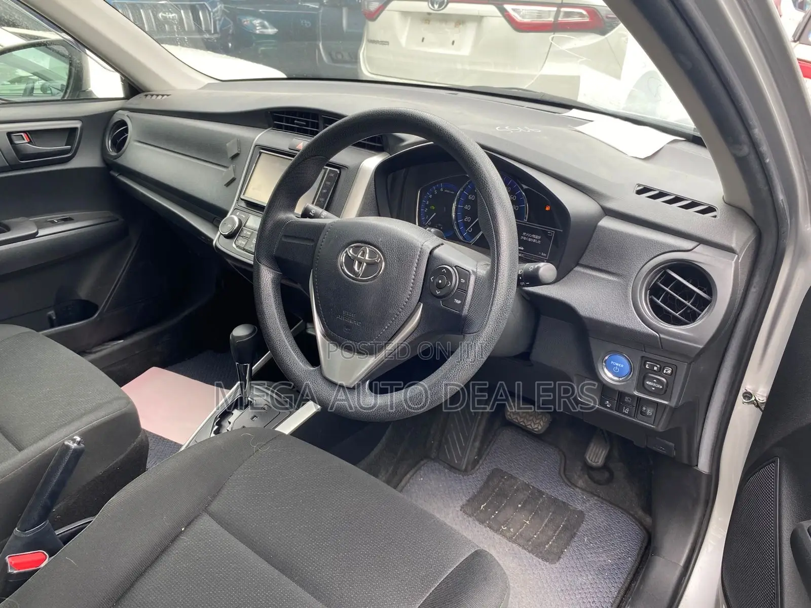 Toyota Corolla Fielder 2018 Silver