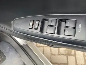 Toyota Corolla Fielder 2018 Silver