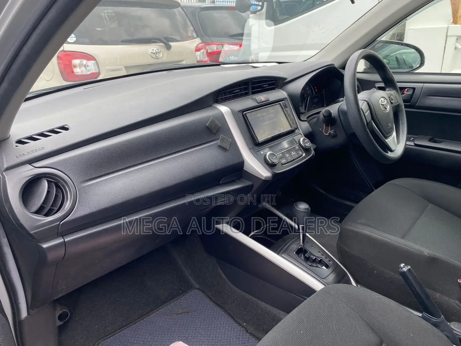 Toyota Corolla Fielder 2018 Silver