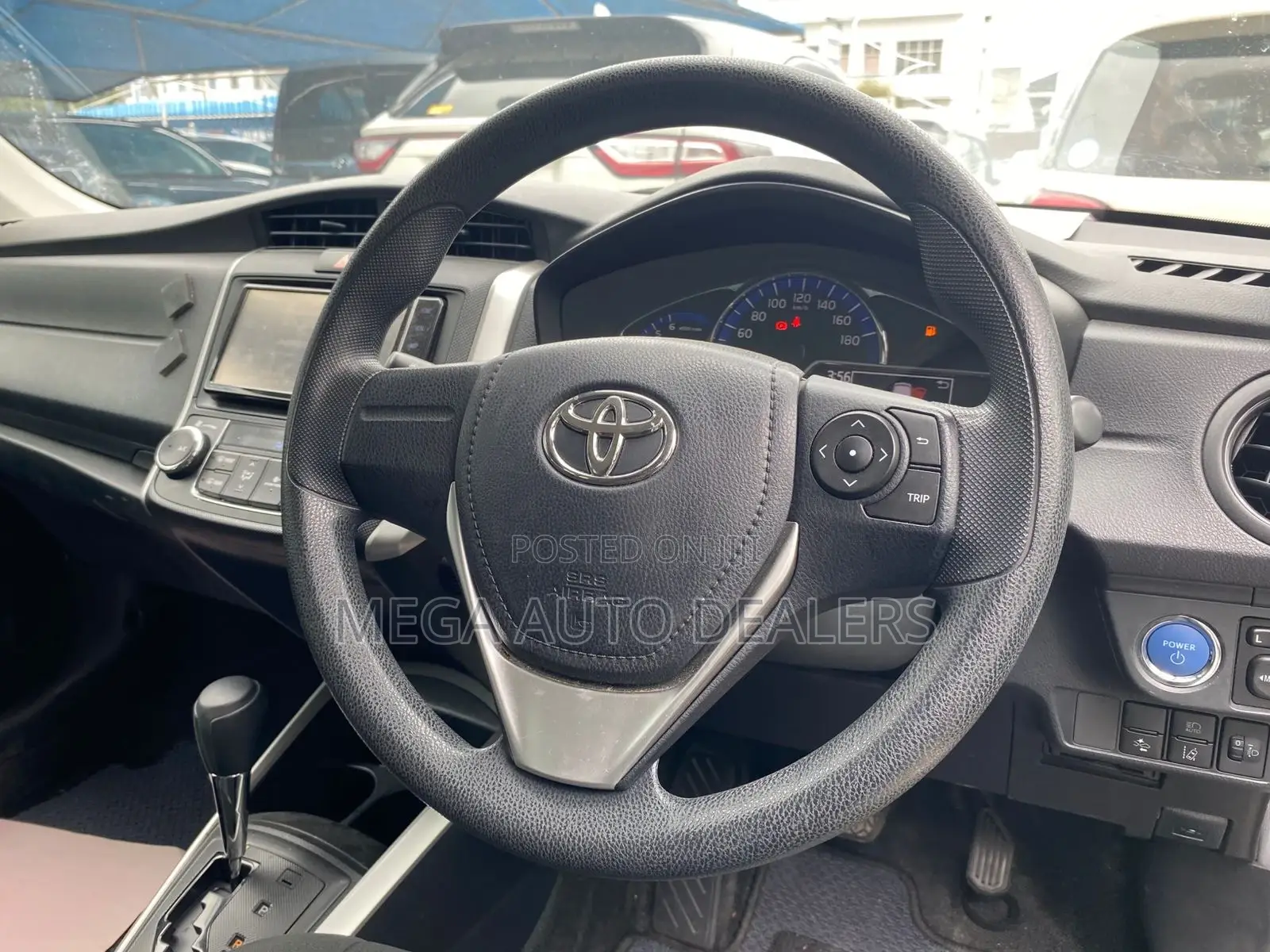 Toyota Corolla Fielder 2018 Silver