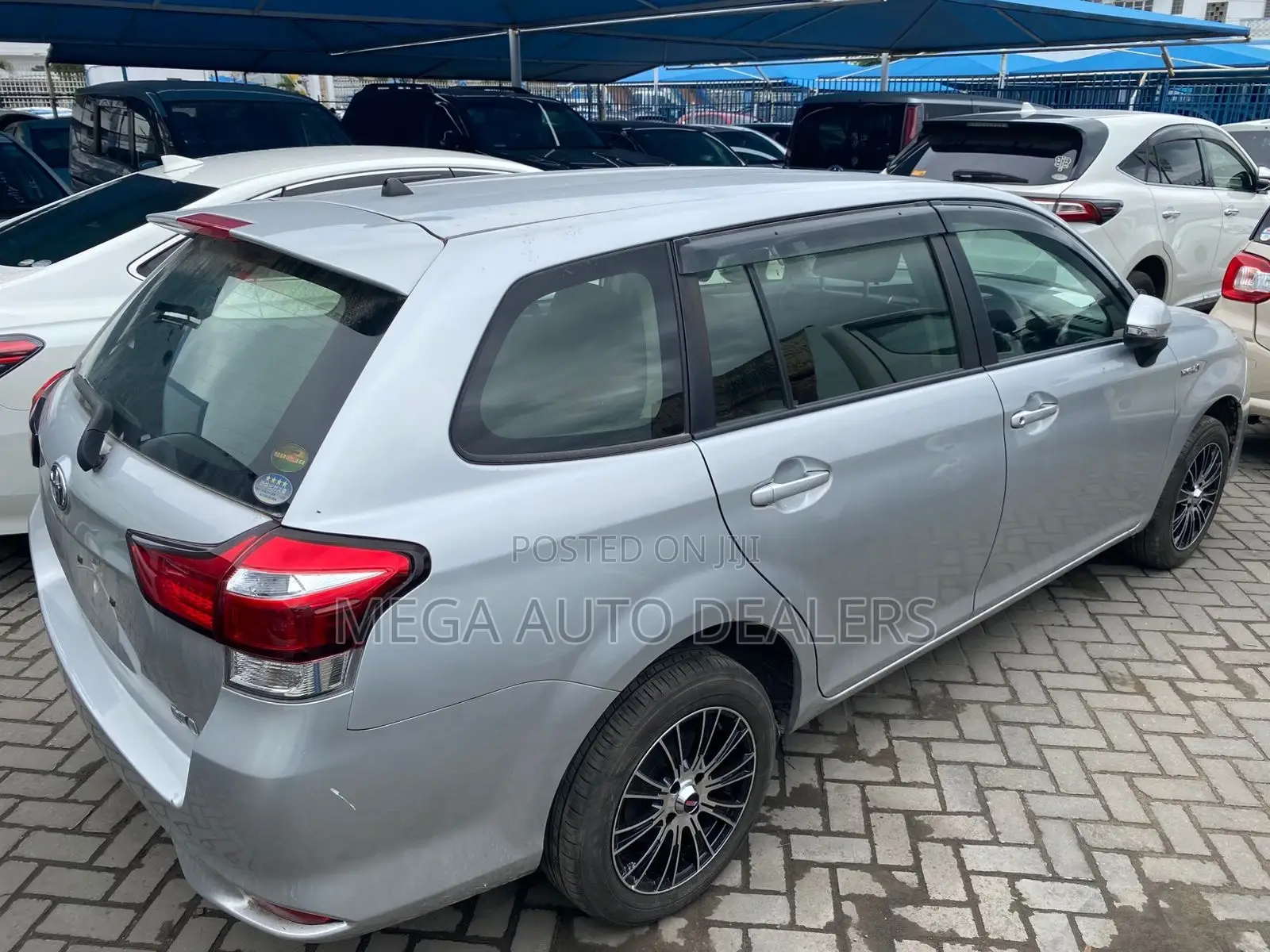 Toyota Corolla Fielder 2018 Silver