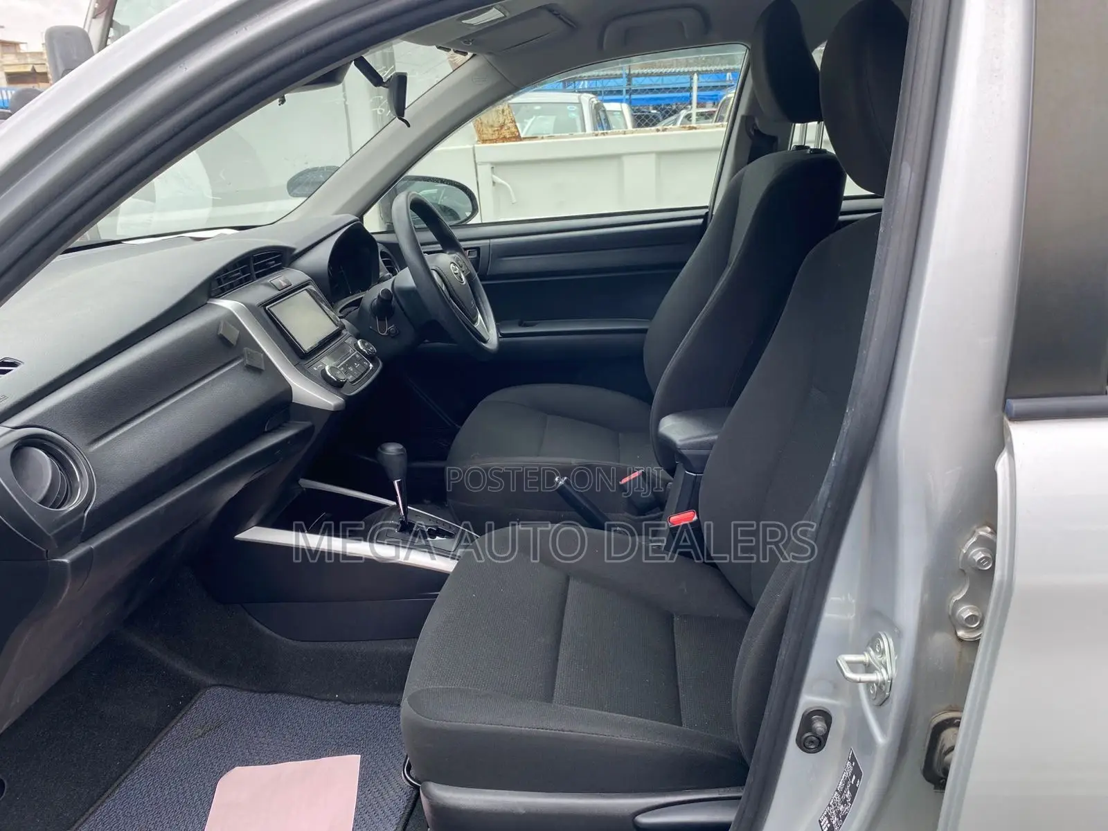 Toyota Corolla Fielder 2018 Silver