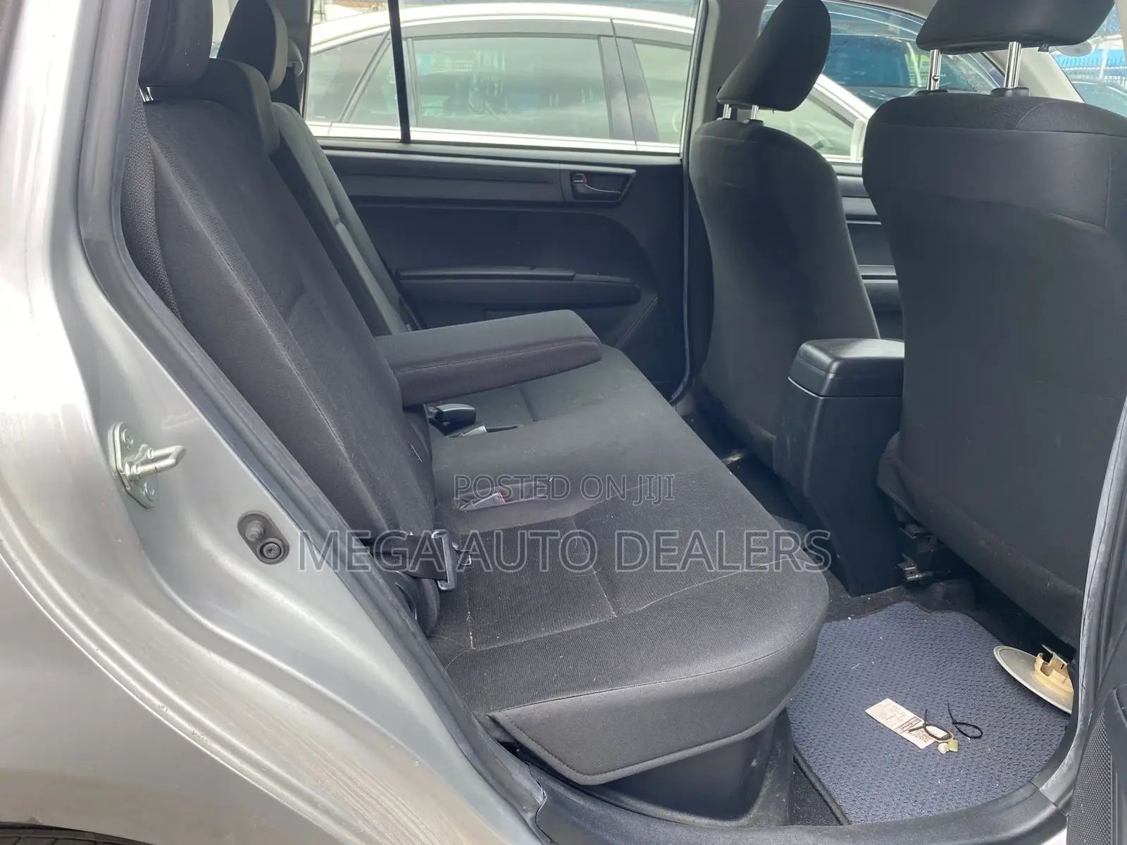 Toyota Corolla Fielder 2018 Silver