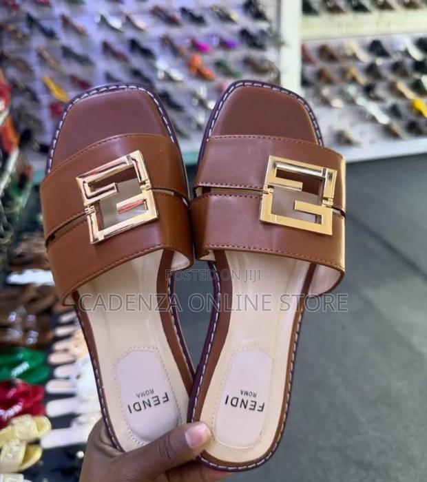 *Fendi Sandals *
*Quality *
*Size 37- 41* - thumbnail 3