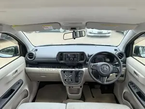 Toyota Passo 2019 Silver