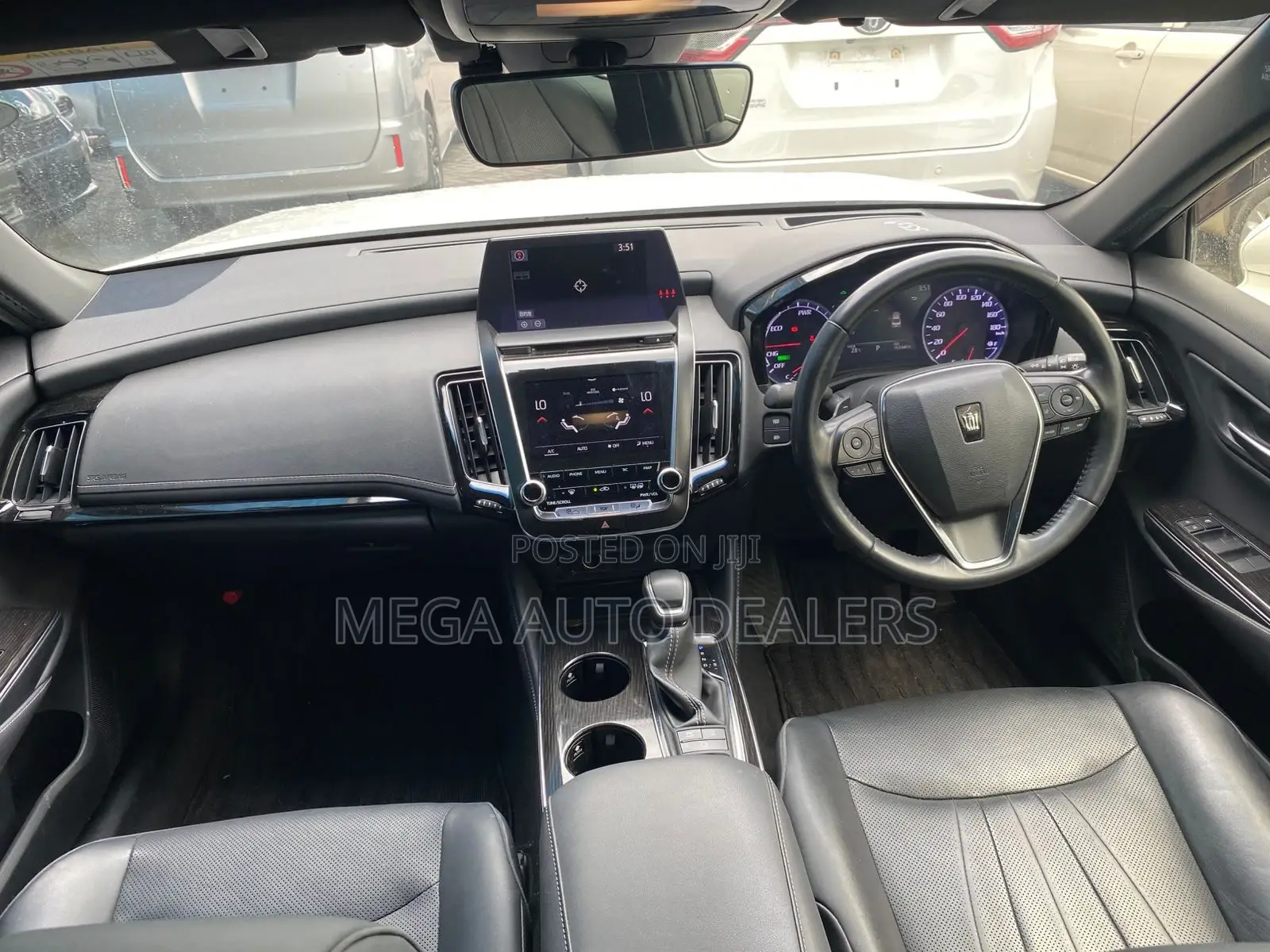 Toyota Crown 2018 Silver