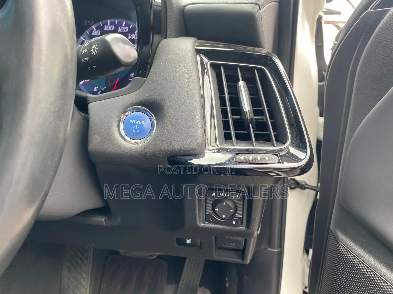 Toyota Crown 2018 Silver