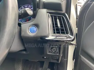 Toyota Crown 2018 Silver