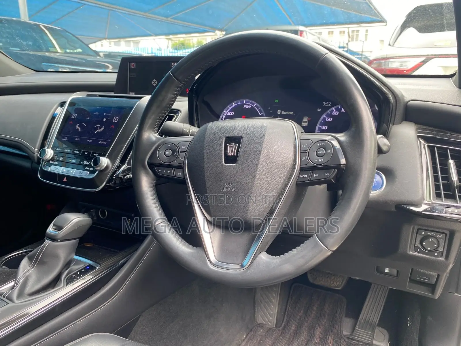 Toyota Crown 2018 Silver