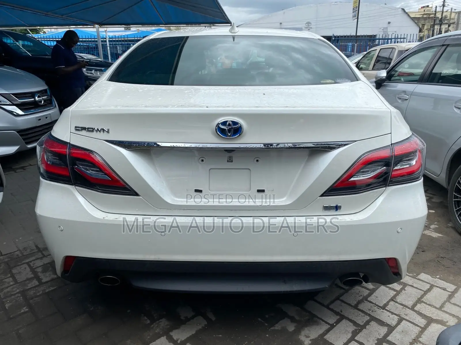 Toyota Crown 2018 Silver