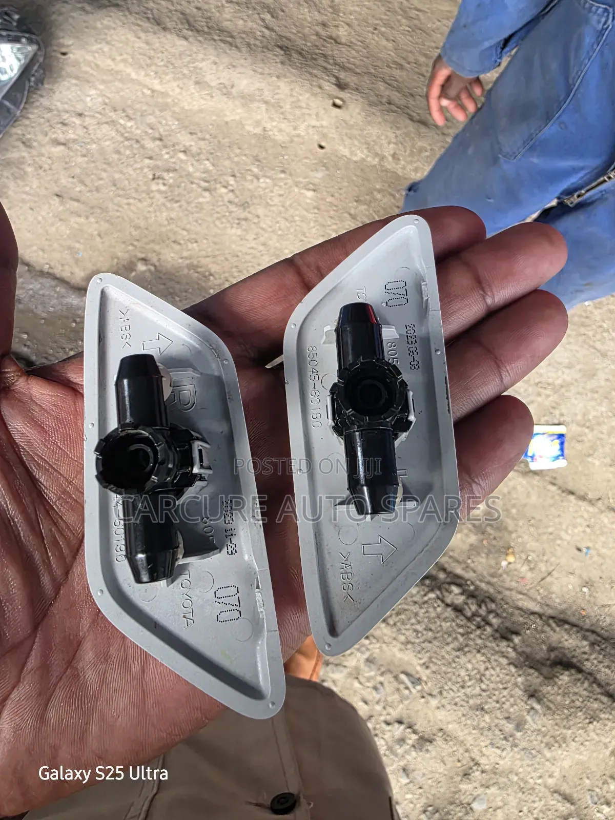 Prado/ V8 Headlight Washer Caps