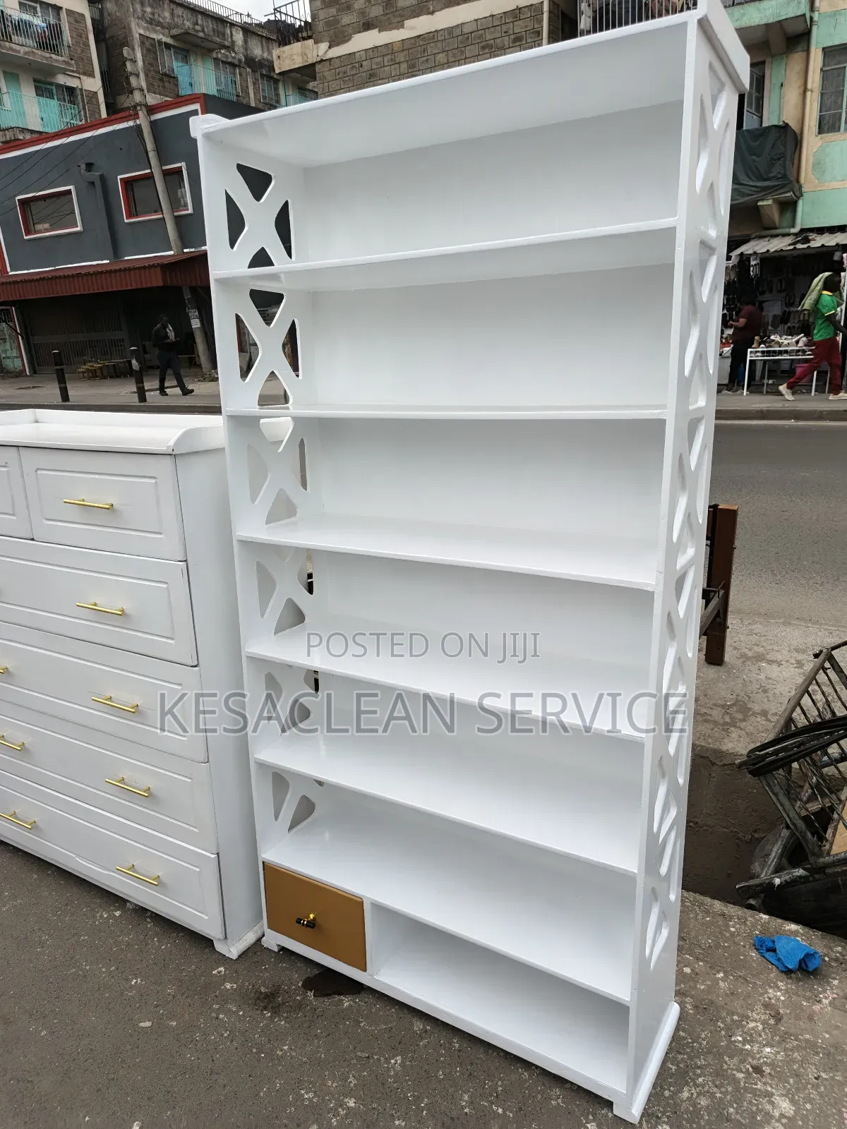 Shoerack / Bookshelves