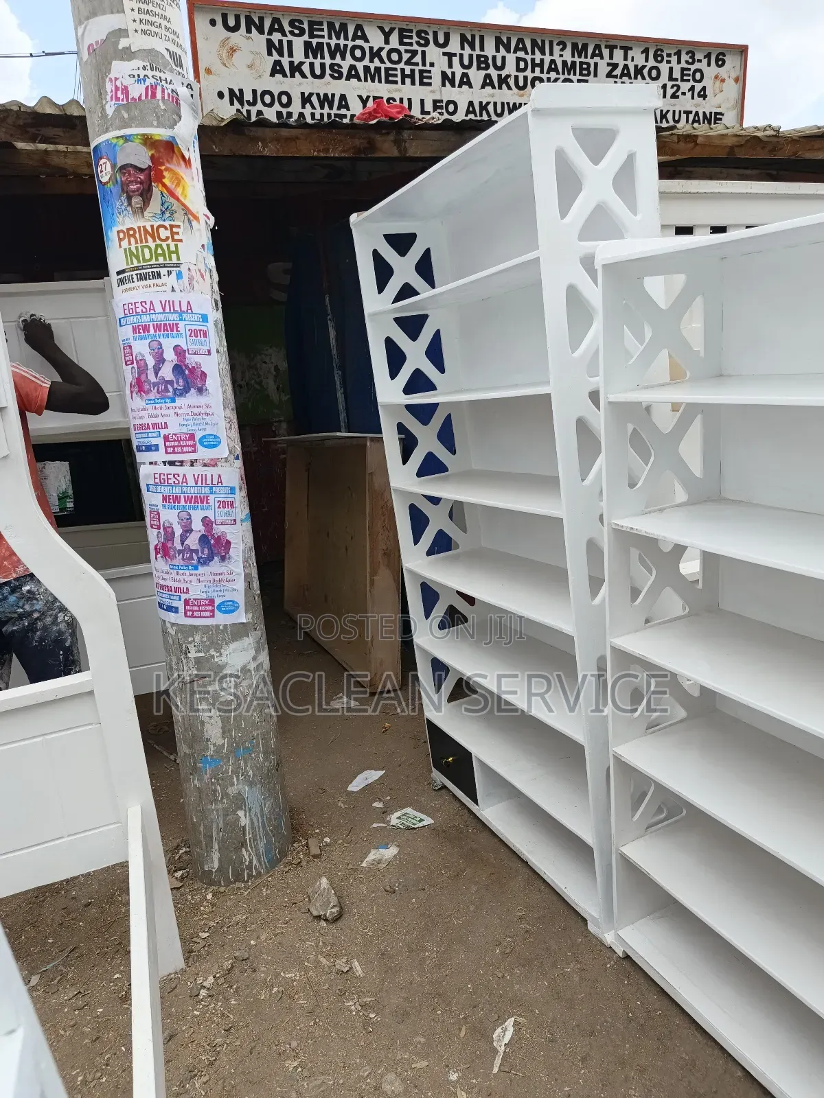 Shoerack / Bookshelves
