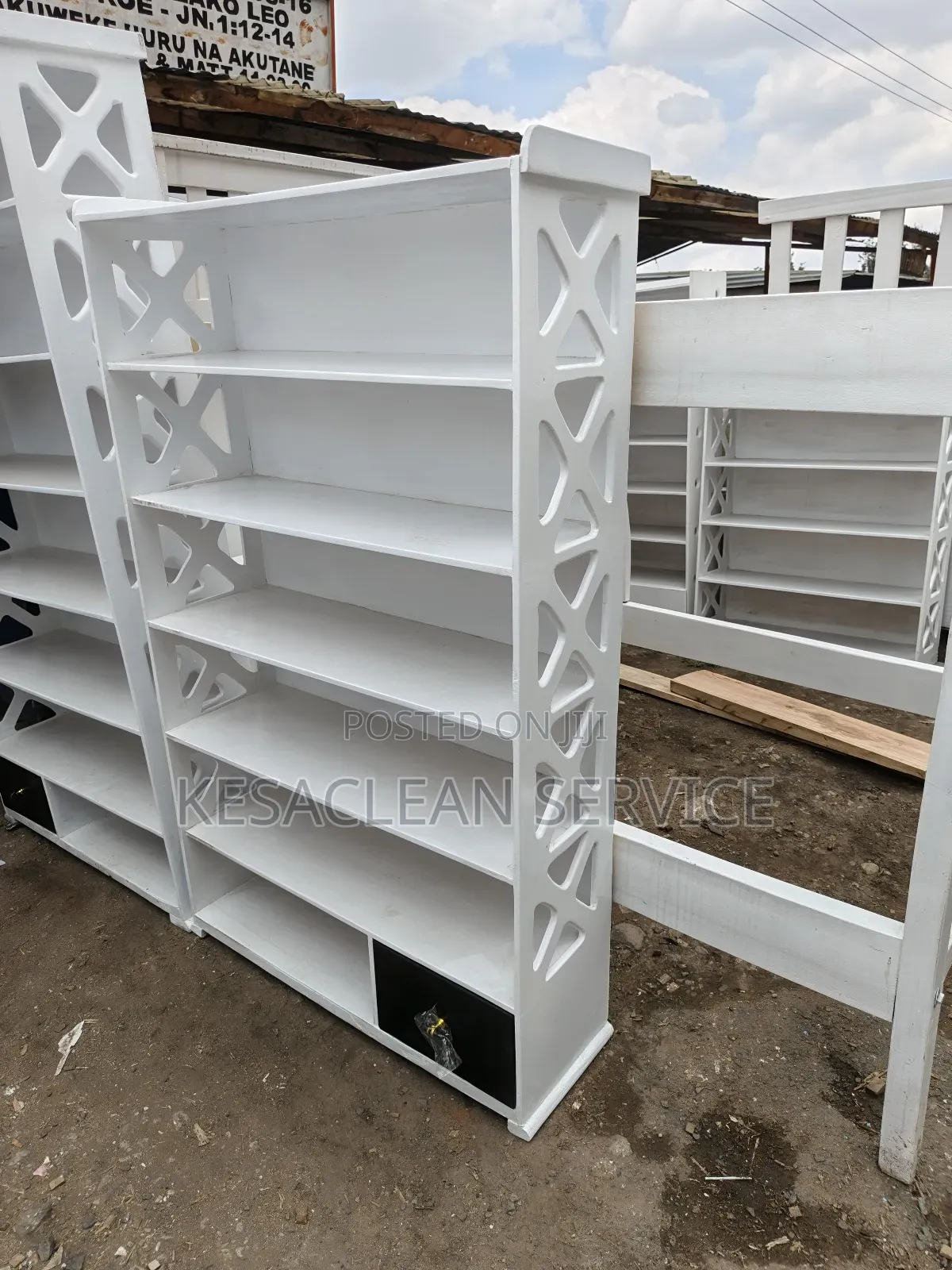 Shoerack / Bookshelves