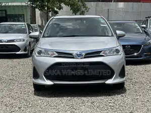 Toyota Corolla Fielder 1.5 Hybrid FWD 2018 Silver