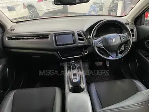 Honda Vezel 2018 Red