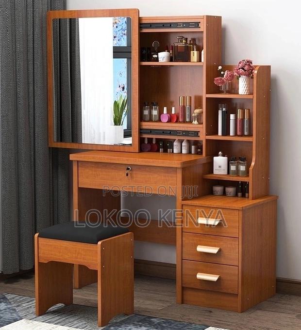 Dresser; Vanity Furniture Make Up Dressing Table for Bedroom