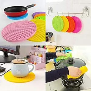 719483 Silicone Round Hot Matt 18cm