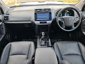 Toyota Land Cruiser Prado 2.8 2021 White