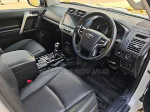 Toyota Land Cruiser Prado 2.8 2021 White