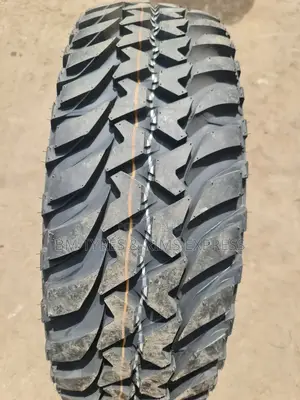 265 /75 R16 Bridgestone Tyres (Mud Terrrain) Thailand.