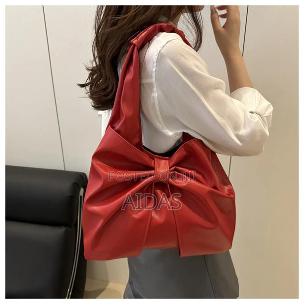 Soft Knot Tote Cute Ladies Bag - main view