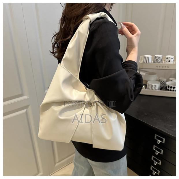 Urban Knot Hobo Bag for Ladies - thumbnail 3