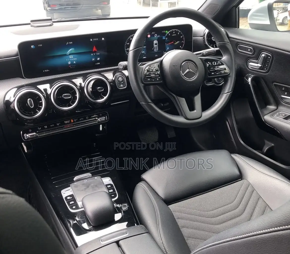 Mercedes-Benz A-Class 2019 Silver