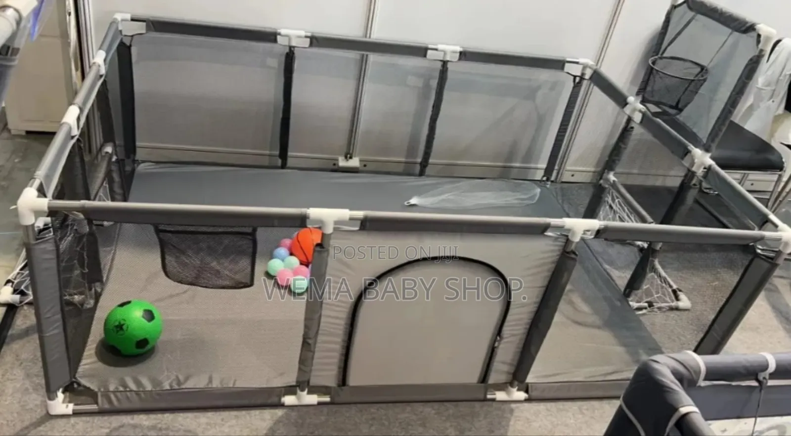 Large Kids Safety Fence/Playpen With Balls