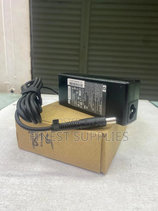 Laptop Hp Big Pin Charger Available on Offer Today
