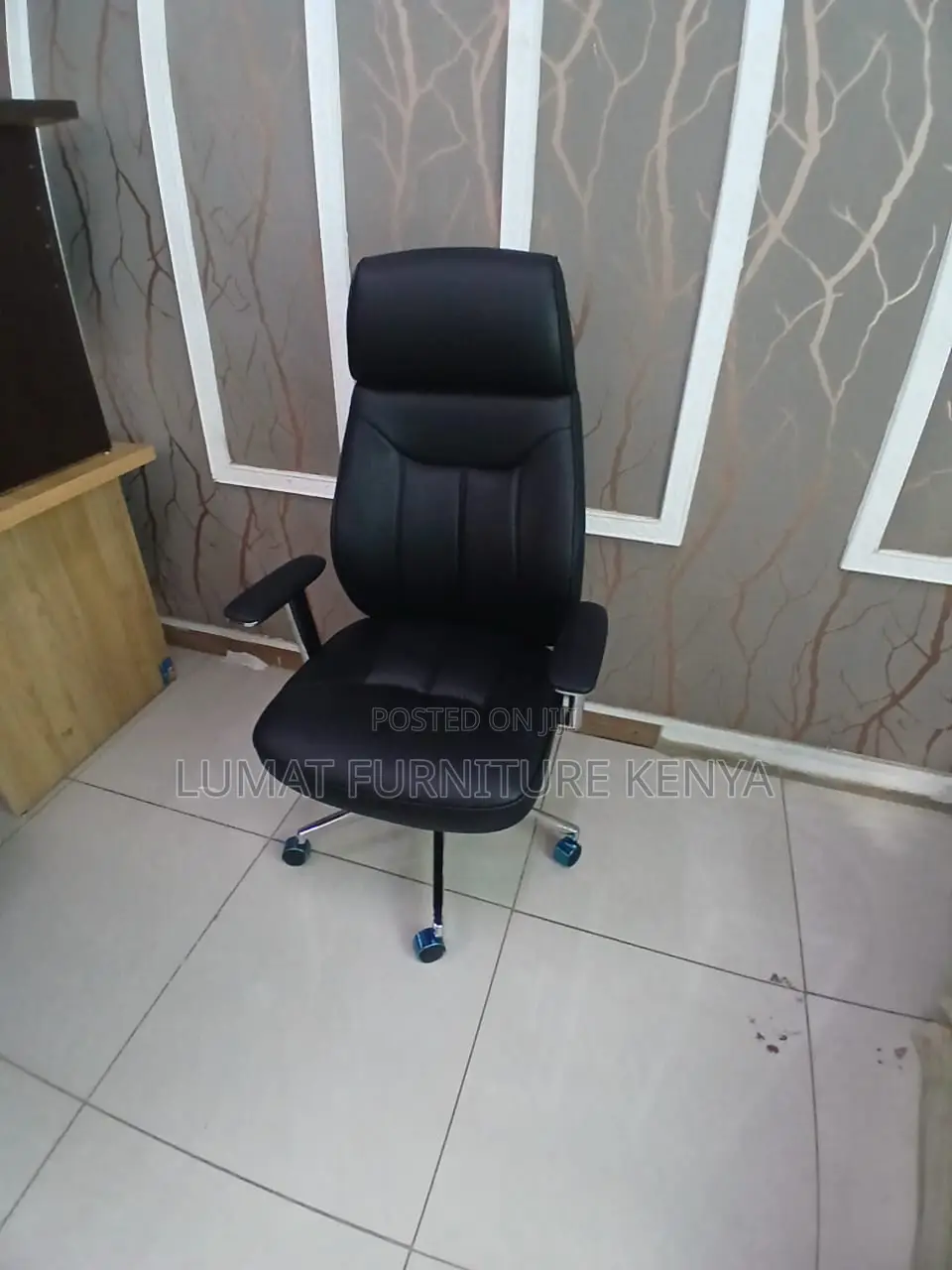 Manager Leather Seat