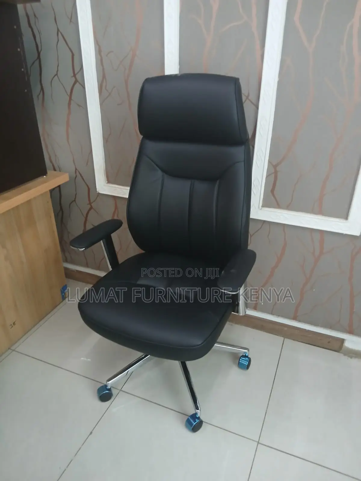 Manager Leather Seat