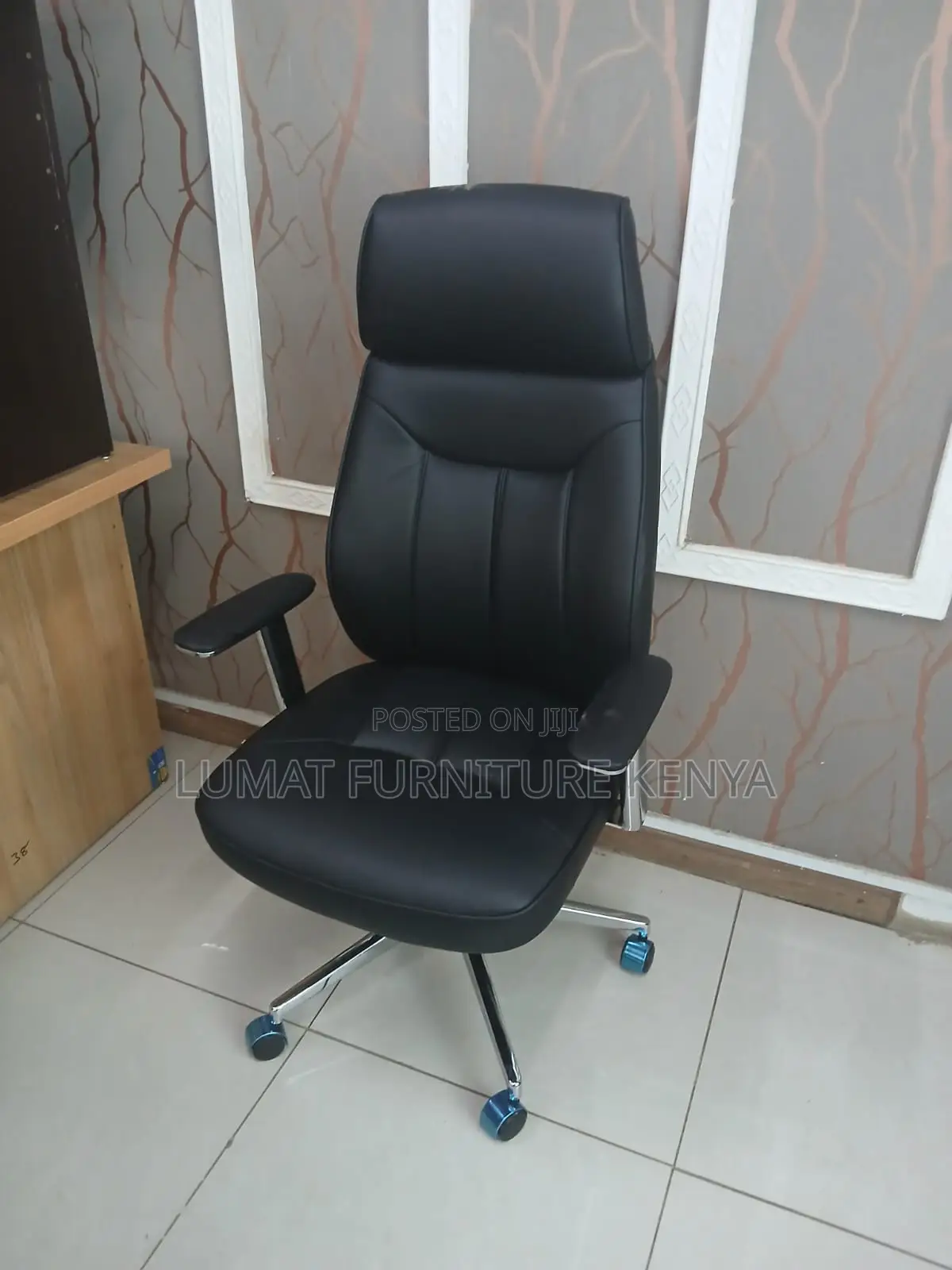 Manager Leather Seat