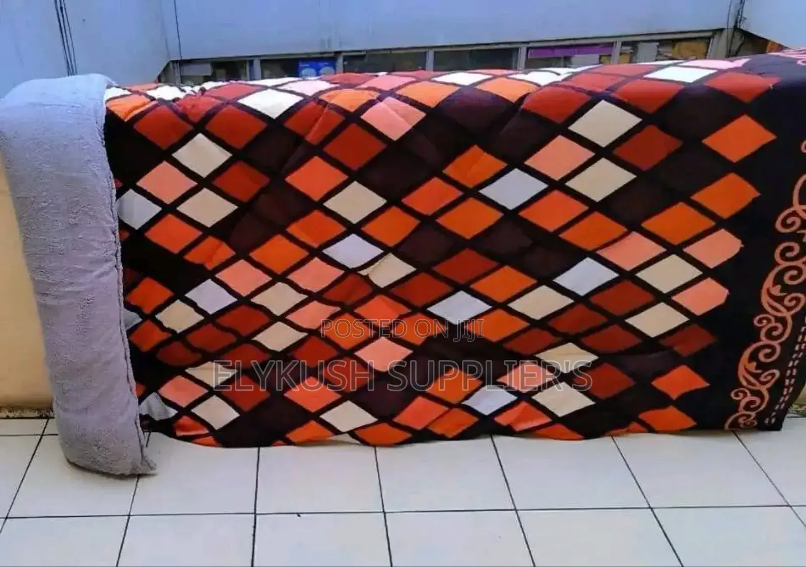 * Single Warm Woolen Duvets (1pc)*
 ~ Size; *(4*6/5*6)