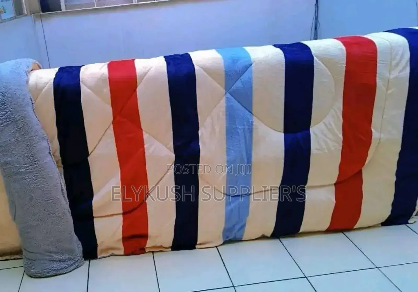 * Single Warm Woolen Duvets (1pc)*
 ~ Size; *(4*6/5*6)